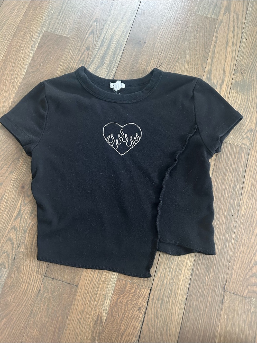 BLACK GARAGE CROPPED TEE